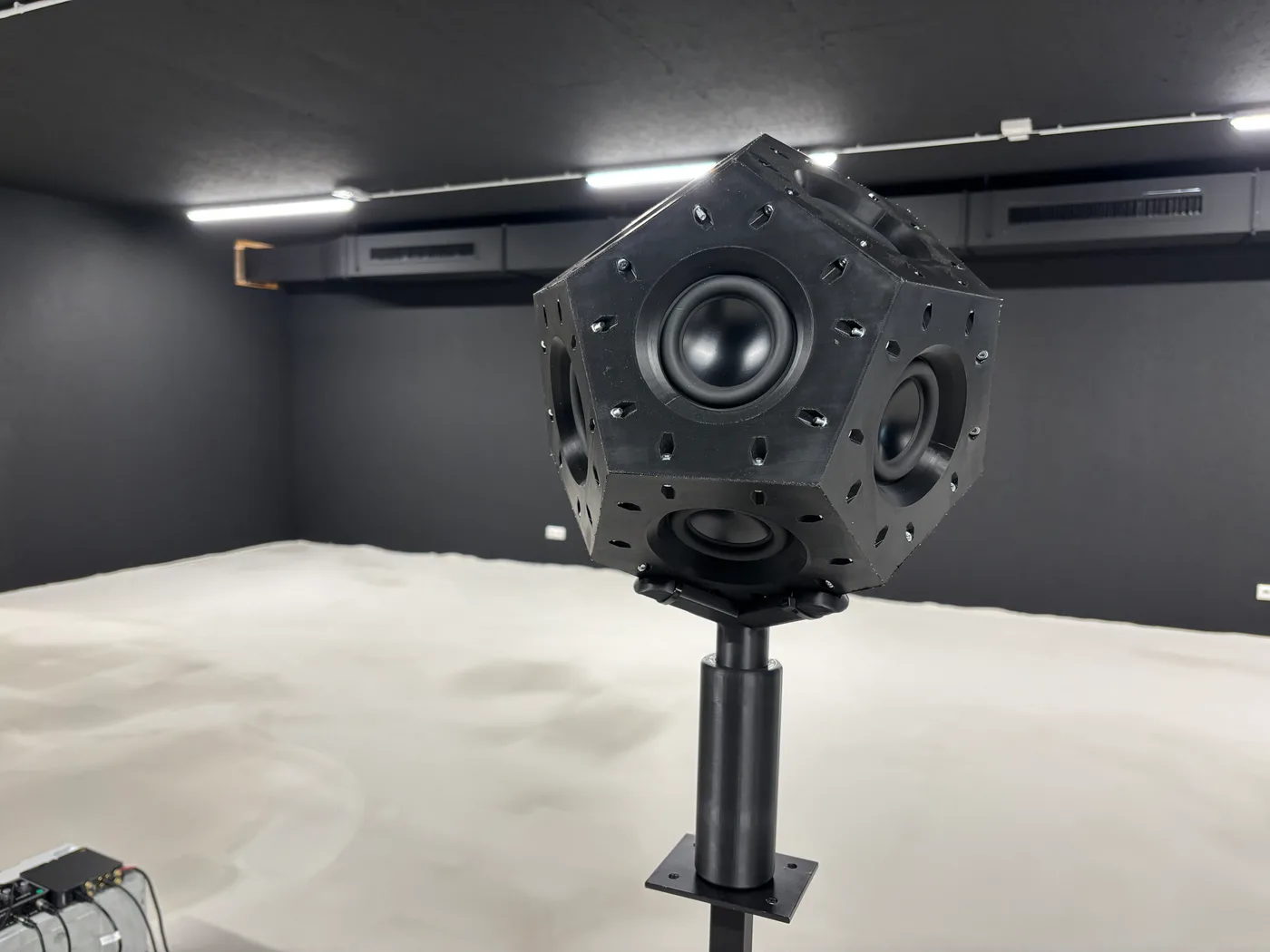 Akustische Raummessung mit dem Dodekaeder – Galeriebild 1