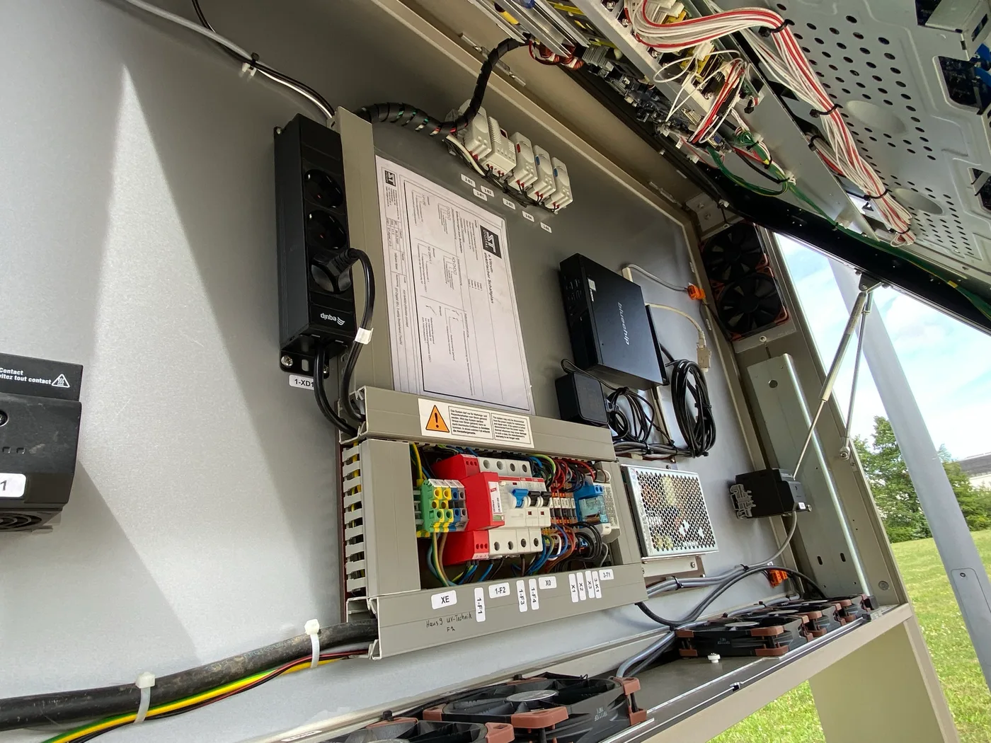 Digital Signage System Fachhochschule – Bild 3