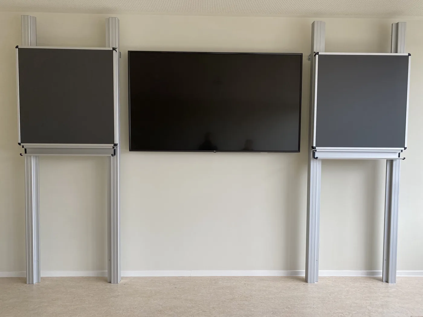 Evangelisches Schulzentrum Radebeul – Graue Tafelflügel – Bild 3